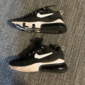 Used Nike tennis shoes